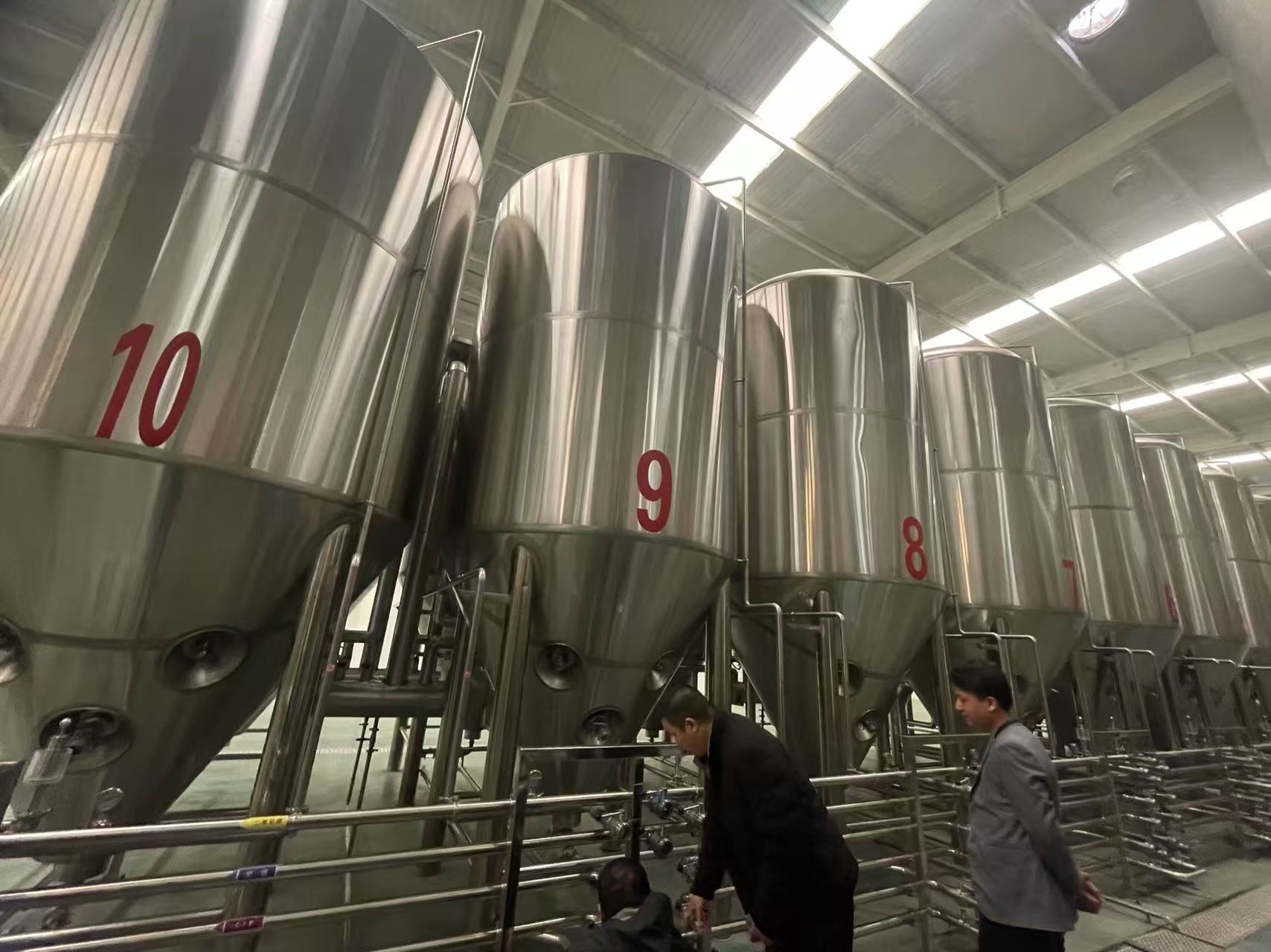 汶川精酿啤酒设备厂—平面布置、设备设计、制造、调试、培训等一条龙服务